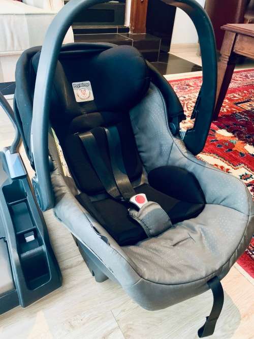 Peg Perego Pliko P3 Compact travel system with belted base