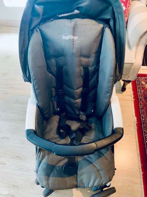 Peg Perego Pliko P3 Compact travel system with belted base