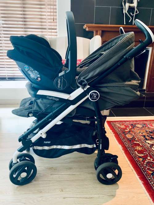 Peg Perego Pliko P3 Compact travel system with belted base