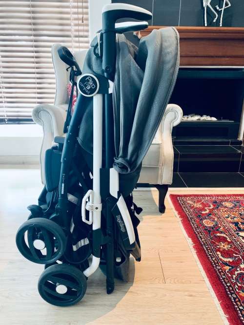 Peg Perego Pliko P3 Compact travel system with belted base