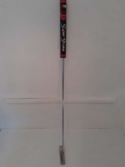Odyssey White Hot #2 Center-shafted putter