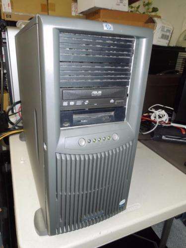 HP PROLIANT ML350 G3 SERVER (1)INTEL XEON 3.0GHZ 512MB RAM + (1) 136GB SCSI