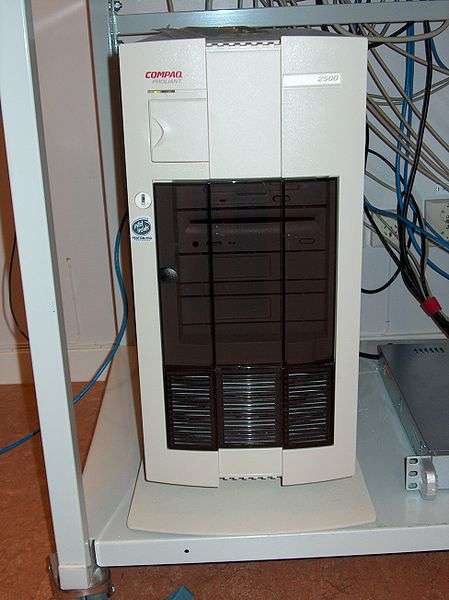 Compaq Proliant 2500 Server - DUAL PIII 733Mhz 1GB 5x9.1GB HDD