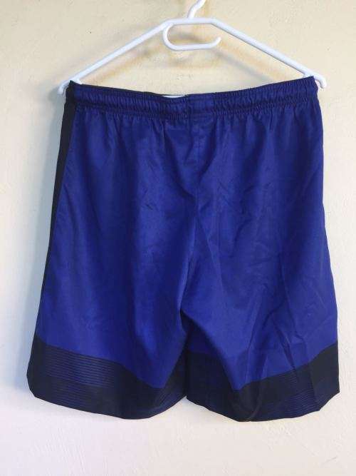 NEW NIKE MENS BLUE AND BLACK SHORTS WITH DRI-FIT TECH: SIZE L