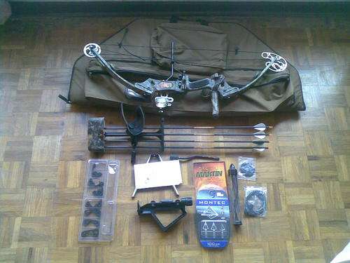 MARTIN JAGUAR... BOW/ARROWS/JIG/EXTRA ARROW HEADS/BAG/TRIGGER