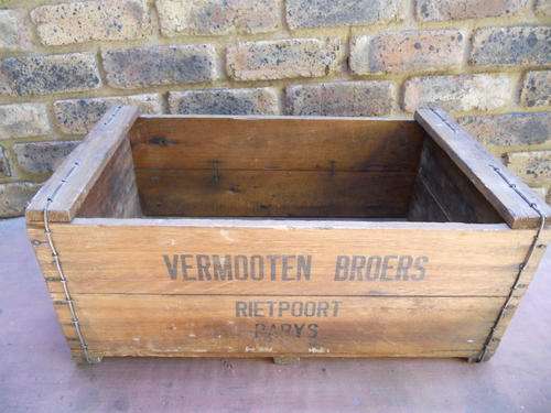 LOVELY VINTAGE CRATE.VERMOOTEN BROERS PARYS.NO RESERVE!!!