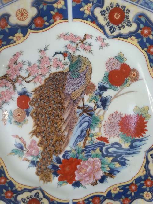 HEXAGONAL IMARI STYLE 19 CM PLATE