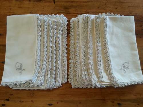 12 COTTON CREAM EMBROIDED LACE EDGED SERVIETTES