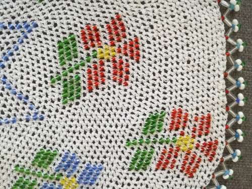 STUNNING VINTAGE BEADED DOILIE / MAT - 30 CM