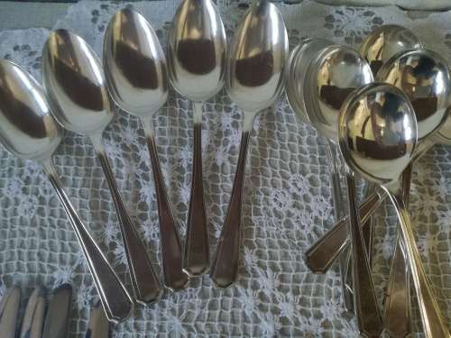 PART (39) PIECE VINTAGE CUTLERY SET