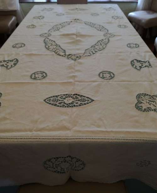 LARGE VINTAGE  LINEN WHITE TABLECLOTH - CROCHET LACE INSERTS - PERFECT