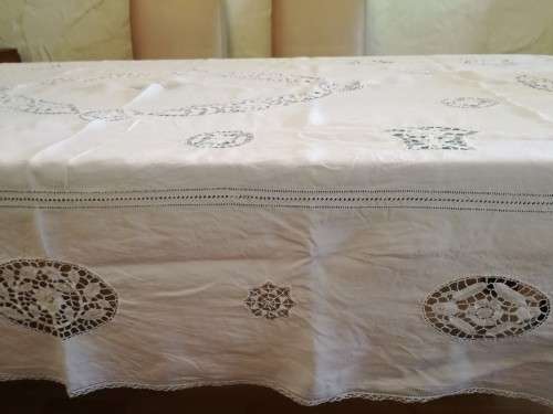 LARGE VINTAGE  LINEN WHITE TABLECLOTH - CROCHET LACE INSERTS - PERFECT