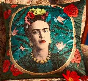 FRIEDA KAHLO VELVETEEN SCATTER CUSHION / WITHOUT INNER