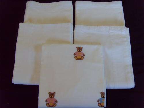 4 HIGH QUALITY COT SHEETS & LARGE PILLOWCASE