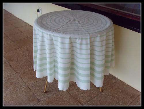 2 X ROUND CANDY STRIPE COTTON GARDEN TABLECLOTHS
