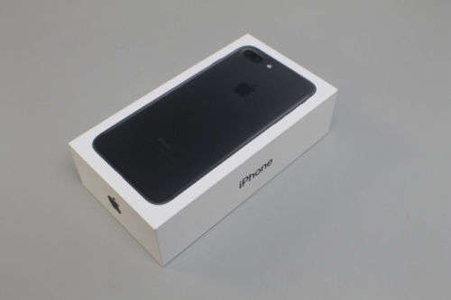 Apple I Phone 7 32 GB Black very closed to brand New