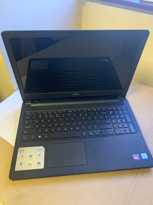 DELL Inspiron 15 i7-7500 2.7th 7th Gen 8 GB Ram 256GB SSD 15.6 UHD and RADEON Grapics Display