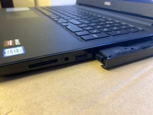 DELL Inspiron 15 i7-7500 2.7th 7th Gen 8 GB Ram 256GB SSD 15.6 UHD and RADEON Grapics Display