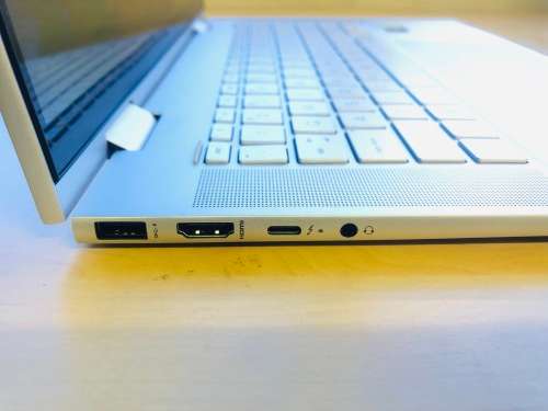 HP ENVY x360 Core  i7-1165G7 2.80GHz 16GB Ram 512GB SSD  15.6` Iris® Xe  + NVIDIA GeForce MX450 GRP