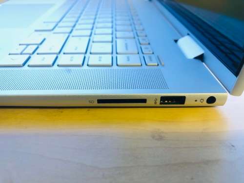 HP ENVY x360 Core  i7-1165G7 2.80GHz 16GB Ram 512GB SSD  15.6` Iris® Xe  + NVIDIA GeForce MX450 GRP