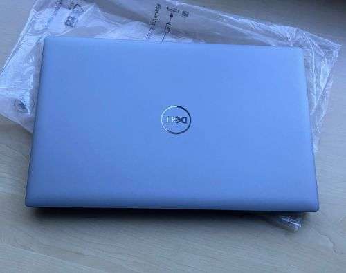 Dell Latitude 5520 i7-1165G7 8GB RAM 256GB SSD Win 10 Pro 15.6` iris graphics Dispaly