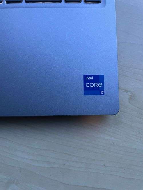 Dell Latitude 5520 i7-1165G7 8GB RAM 256GB SSD Win 10 Pro 15.6` iris graphics Dispaly