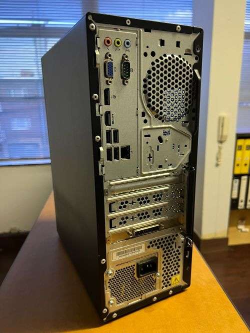 Lenovo V520-15IKL Desktop Tower pc i5-7th gen 8GB Ram 1TB HDD Windows 10