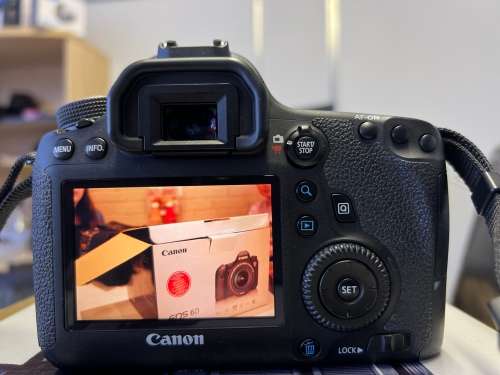 Canon EOS 6D (WG) Full frame Camera with EF24-105 IS STM Lens & accessories