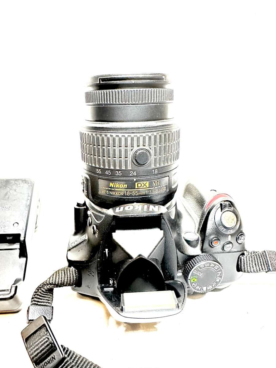 NIKON D3200 with  1x NIKON DX VR 18-55mm Lens  NIKON Battery SD Card