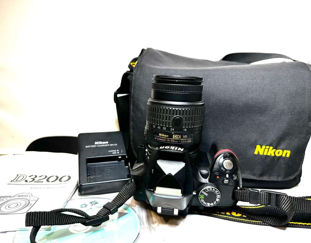 NIKON D3200 with  1x NIKON DX VR 18-55mm Lens  NIKON Battery SD Card