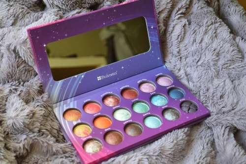 Galaxy Chic Baked Eyeshadow Palette by BH Cosmetics