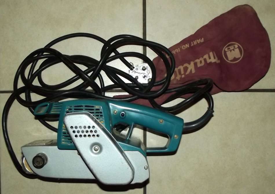 Makita 9900B 76mm Belt Sander