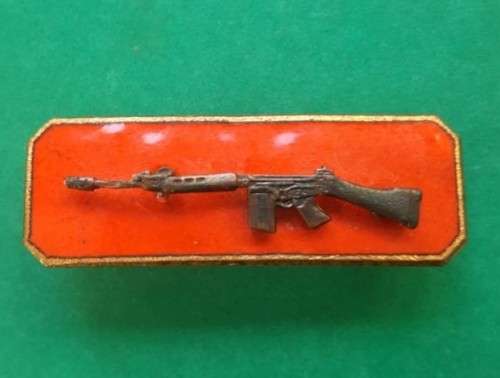 SADF Army Marksman Bronze Rifle "Skiet Balkie" Breast Badge