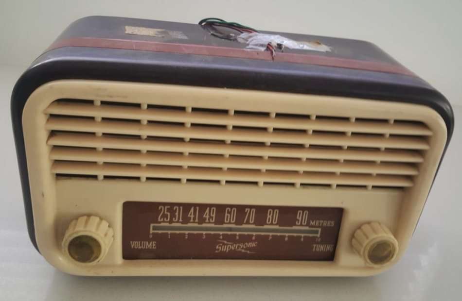 Old Supersonic "Chief" Radio - Working