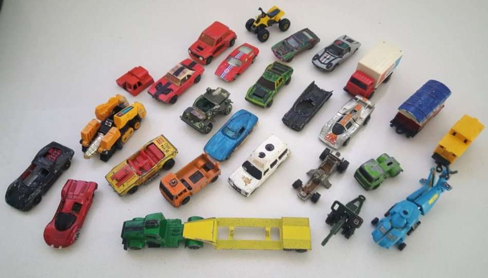 26 Old Matchbox Including Hotwheels, Majorette Etc.