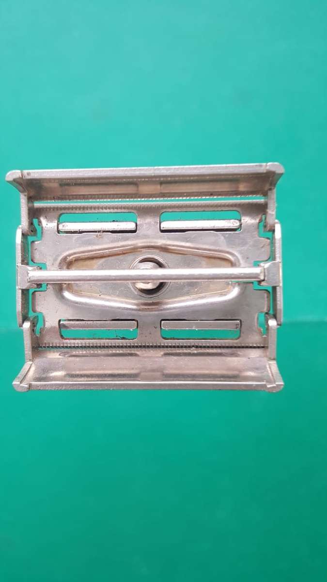 VINTAGE GILLETTE SLIM 1 - 9 ADJUSTABLE SAFETY RAZOR