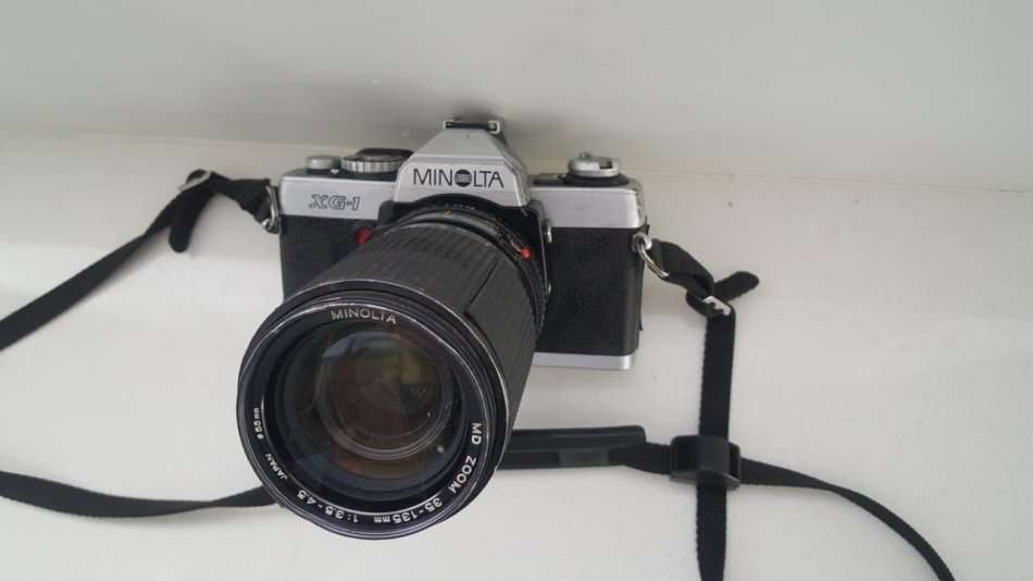 VINTAGE MINOLTA XG -1 35MM CAMERA WITH ZOOM LENS