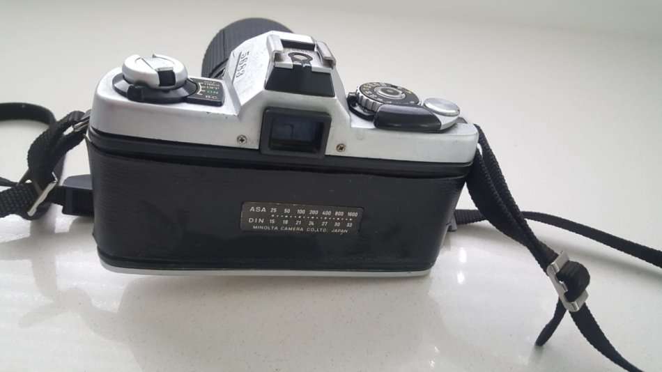 VINTAGE MINOLTA XG -1 35MM CAMERA WITH ZOOM LENS