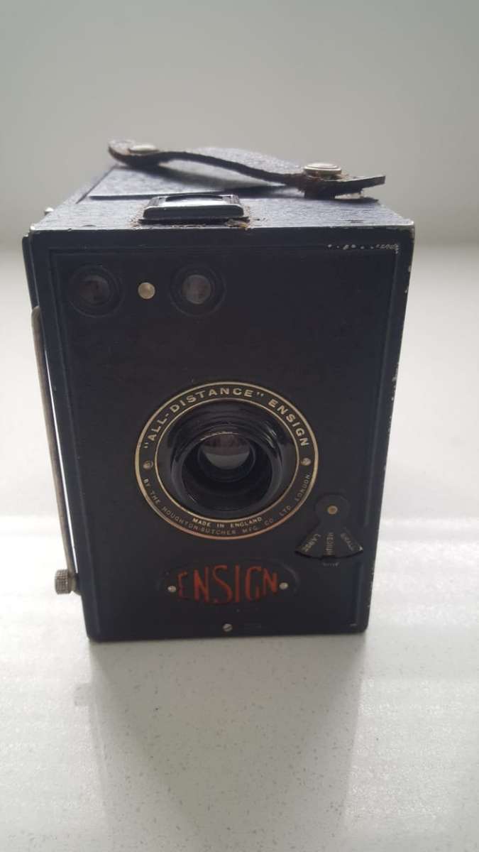 VINTAGE ENSIGN BOX CAMERA