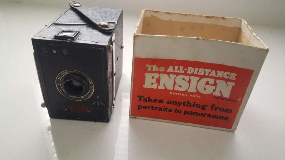 VINTAGE ENSIGN BOX CAMERA