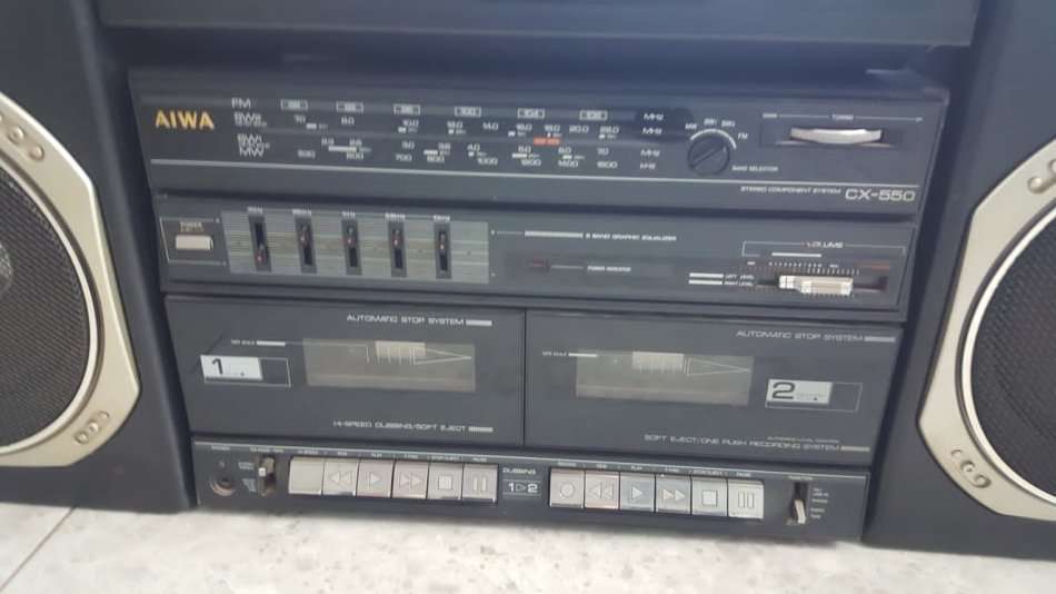 VINTAGE AIWA TURNTABLE, RADIO TUNER, CASETTE SOUND SYSTEM
