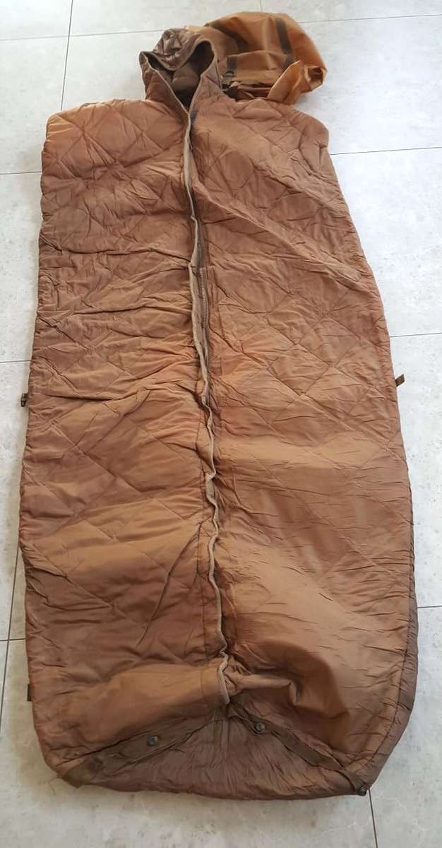 SADF SLEEPING BAG WITH CARRIER BAG