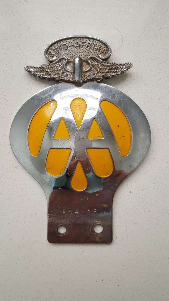 VINTAGE AA SUID AFRIKA CAR BUMPER BADGE