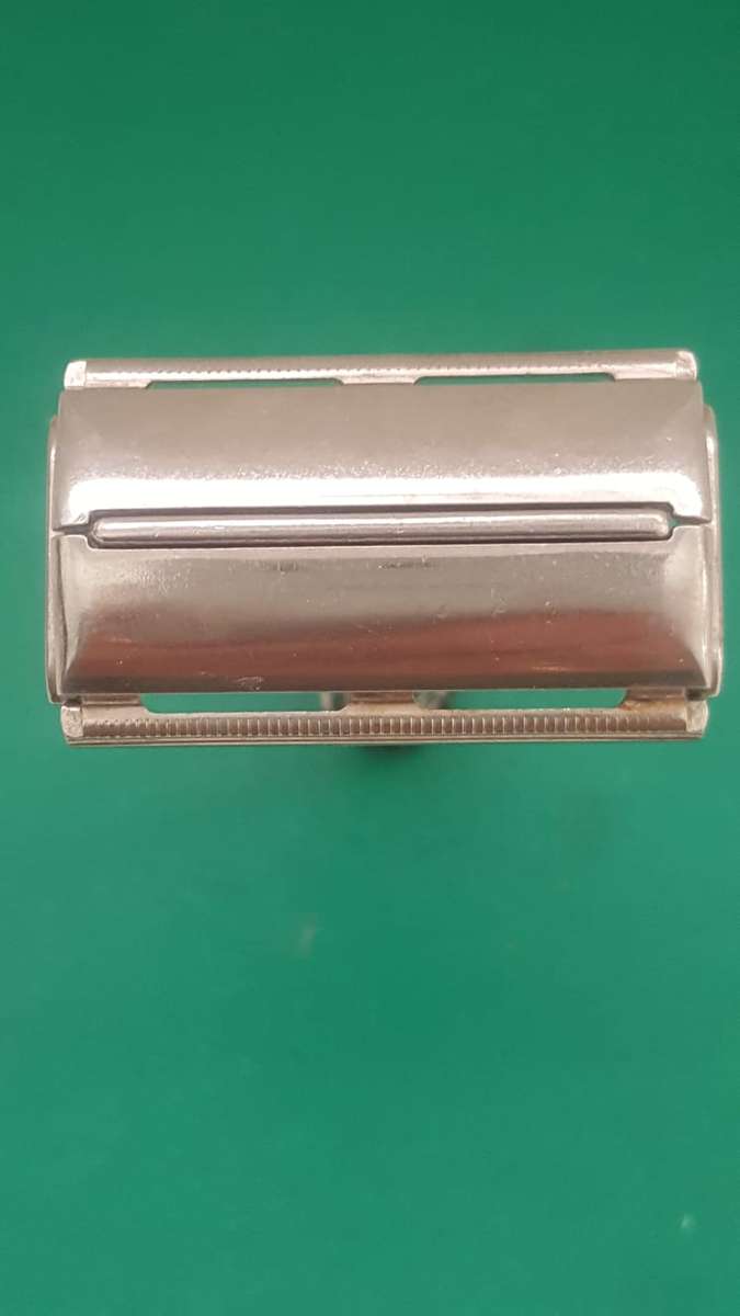 VINTAGE GILLETTE RED TIP SAFETY RAZOR - MADE IN ENGLAND