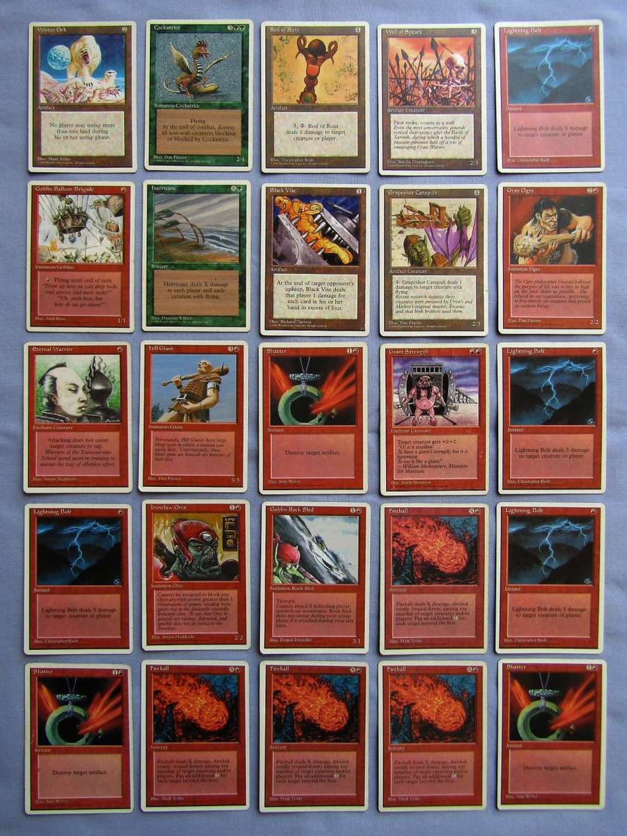 25 Magic The Gathering MTG 4th Edition 1995 Trading Cards