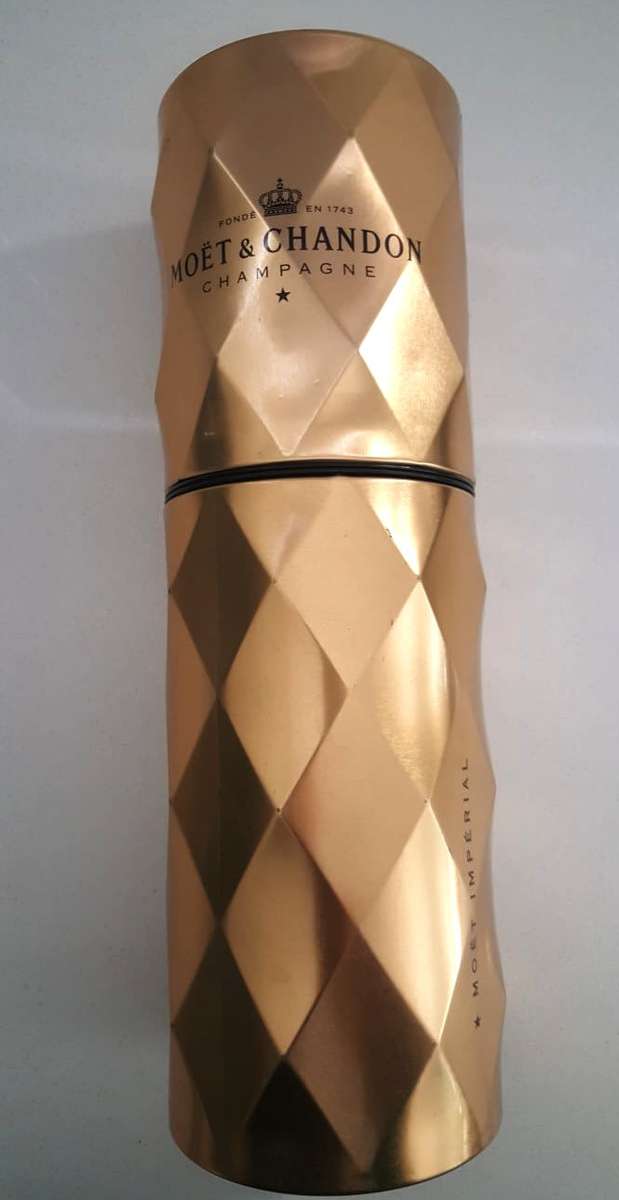 MOET & CHANDON CHAMPAGNE TIN