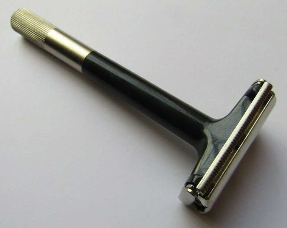Vintage Made in England Safety Razor