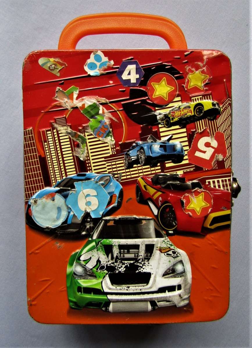 Hot Wheels 18 Car Tin Metal Carry Case