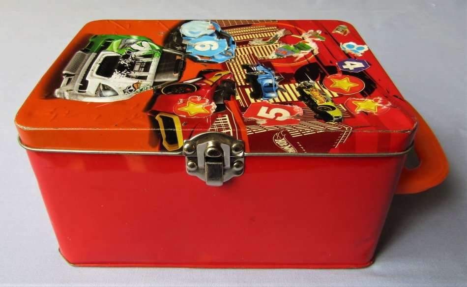 Hot Wheels 18 Car Tin Metal Carry Case