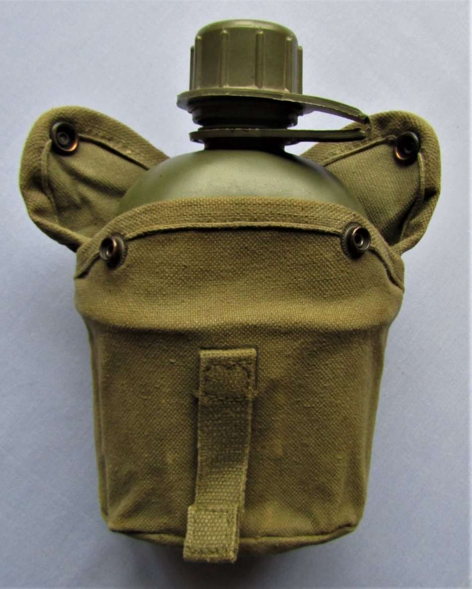 SADF BORDER WAR WATER BOTTLE WITH FIRE BUCKET